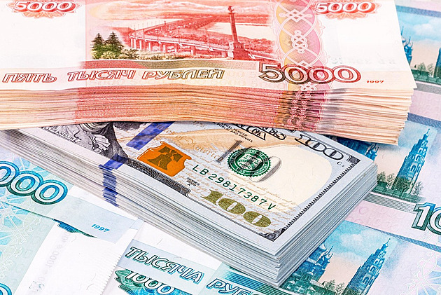 Rubl je až moc silný. Ruská centrální banka proto snížila úrokové sazby