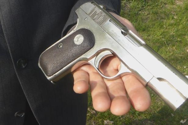 

Na světě je Gabčíkova pistole. Střílel z ní na Heydricha, asi jí ukončil i svůj život

