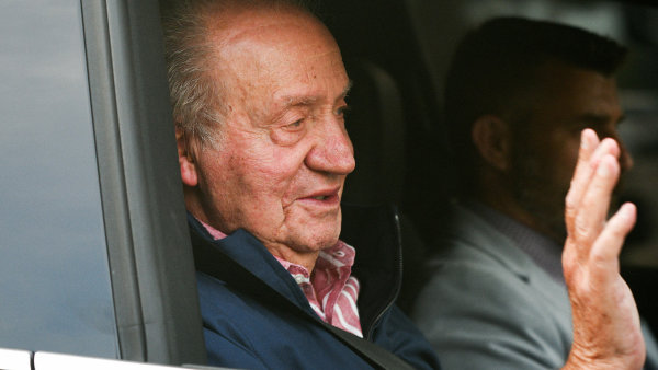 Svět extra: Bývalý španělský král Juan Carlos I. podezřelý zkorupce přijel naskok domů