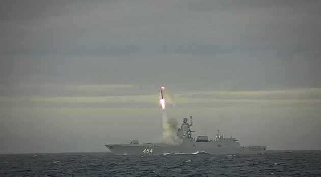 Rusko úspěšně vyzkoušelo hypersonickou střelu Cirkon. Odpálilo ji z lodi