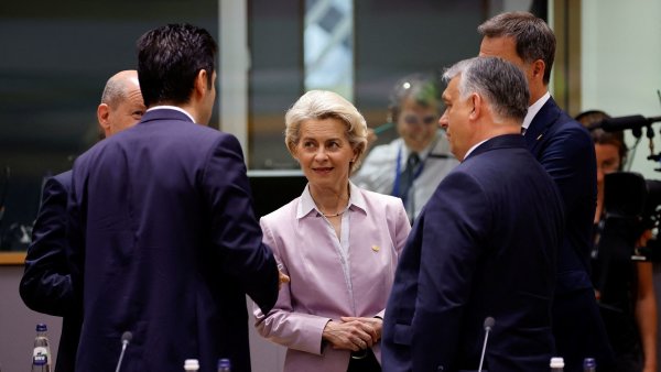 Lídři EU schválili kandidaturu Ukrajiny a Moldavska. Gruzii ji přislíbili, pokud splní podmínky