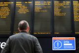 Třídenní stávka železničních zaměstnanců ochromila Británii, nefunguje až osmdesát procent spojů