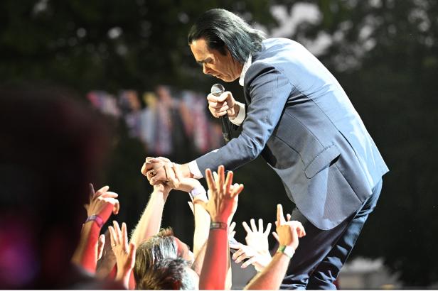 

Nick Cave zahájil festival Metronome jako kazatel i básník

