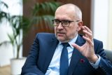 Nastal čas pro normální českou evropskou politiku, nestačí se orientovat jen na Visegrád, říká ministr Bek