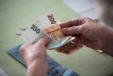 Studie: Česko má ze zemí Visegrádu nejvyšší průměrnou mzdu. Meziročně vzrostla o 7,2 procenta