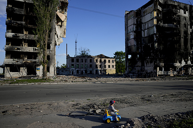 V Kyjevě se ozvalo několik explozí, na místo byli vysláni záchranáři