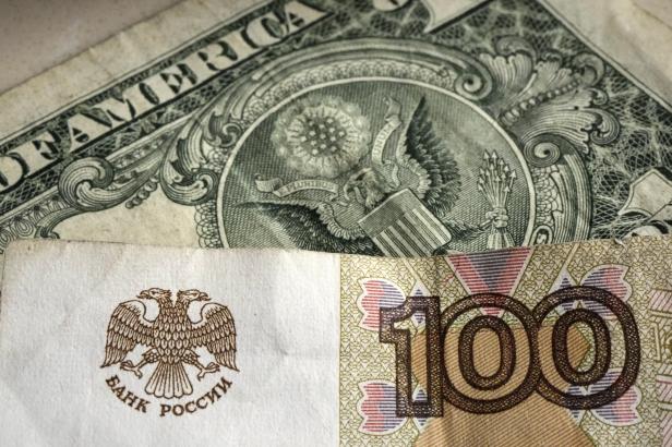 

Rusko je v platební neschopnosti, kvůli sankcím nemůže uhradit úroky ze zahraničních dluhopisů

