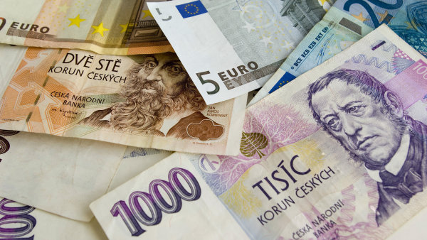 Šancí pro Česko jsou výhodné úroky unijních fondů