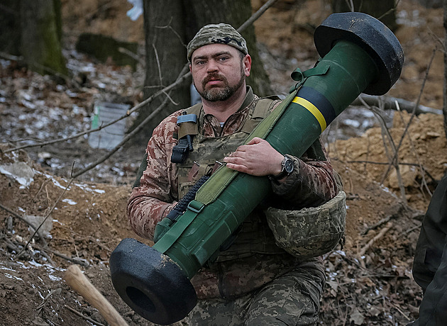 Technika i munice se u podporovatelů Ukrajiny dost vyčerpaly, řekl odborník
