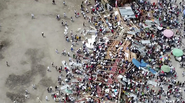 V Kolumbii se zřítila tribuna při býčích zápasech. Zemřelo nejméně pět lidí