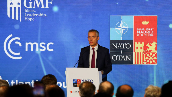 NATO prohlásí Rusko za přímou a bezprostřední hrozbu pro svoji bezpečnost, posílí proto východní křídlo