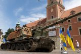 ‚Ruské tanky se k nám dostanou jen jako exponáty‘. Polsko otevřelo výstavu zničené ruské techniky