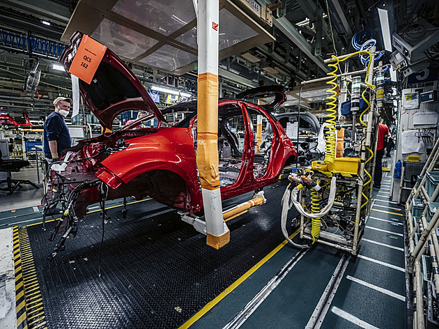 Tržby českého autoprůmyslu stouply na 1,1 bilionu. Firmy straší Euro 7