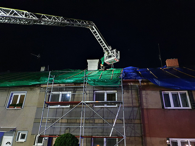 Škody po krupobití na Olomoucku jsou za desítky milionů, opravují se střechy