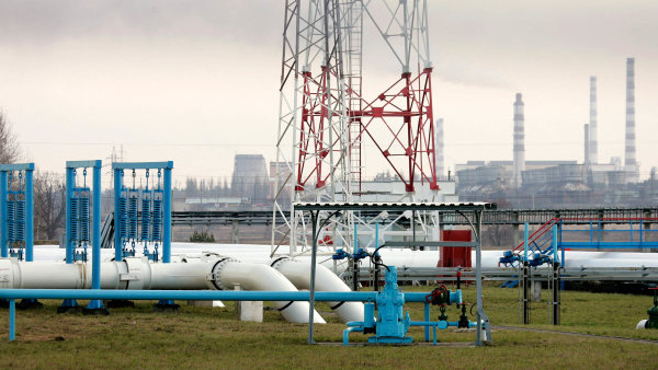 Transněfť obnovila dodávky ropy jižní větví Družby. Do Česka nicméně proudit nebude