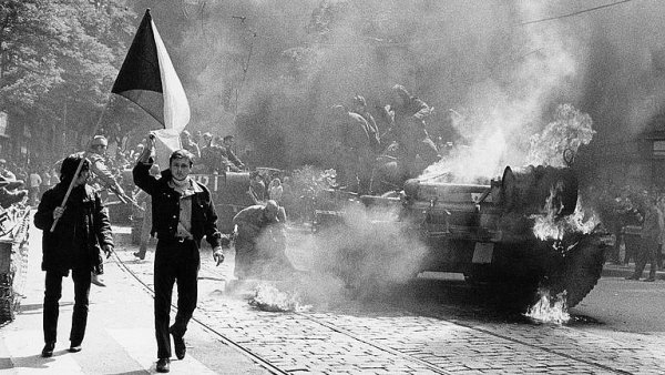 Nebýt srpnové invaze, komunismus by se v Československu postupně zhroutil. Lidé už vládu jedné strany nechtěli