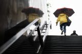 Česko odpoledne zasáhnou nebezpečné bouřky, doplní je lokální přívalové deště