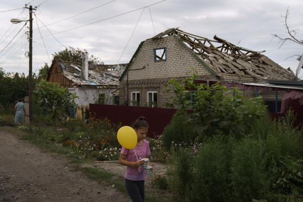

Evakuace z Donbasu pokračuje. Úřady chtějí chránit civilisty před boji i blížící se zimou

