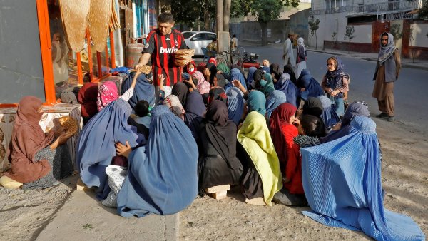 Tálibán své sliby nesplnil. I rok po jeho nástupu si ženy mohou o vzdělání či dobré práci nechat zdát