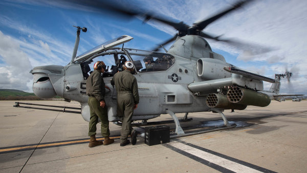 Američané přidají Čechům k dvanácti objednaným vrtulníkům dalších osm. Za pomoc Ukrajině