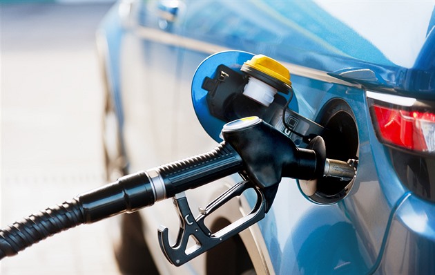 Ceny paliv opět poklesly. Benzin se dostal pod 41 korun za litr