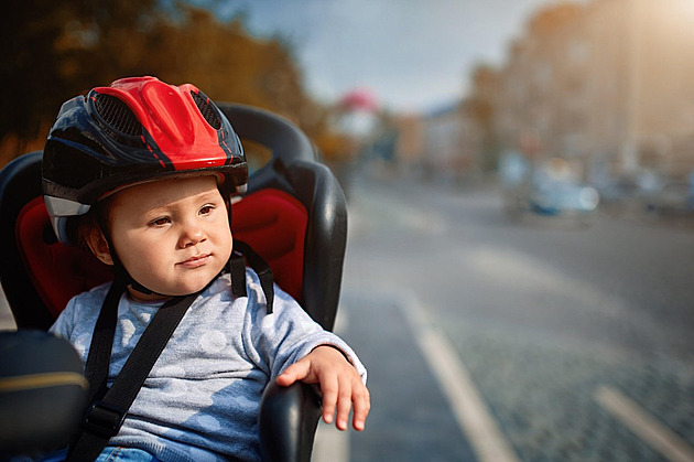 Jak začít s dětmi jezdit na kole. Neváhejte a trénujte už od narození