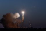 Z Kazachstánu vzletěla k vesmírné stanici raketa Sojuz MS-20 s ruskými a americkým astronautem