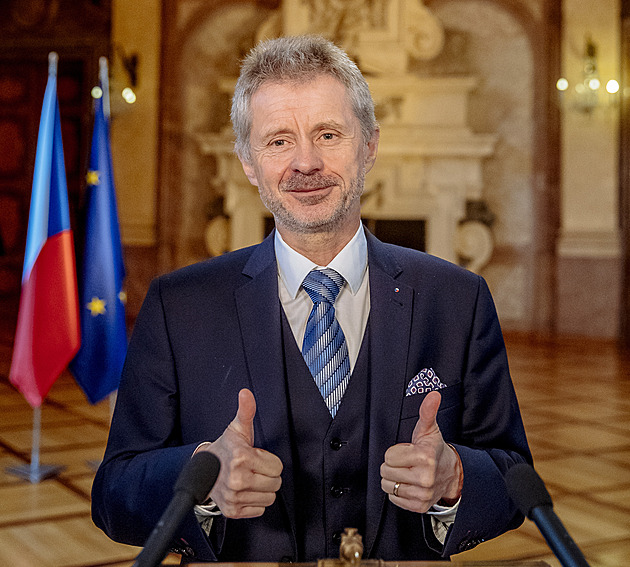 Česko vstupuje do finále voleb do Senátu. Bojuje se i o jeho předsedu