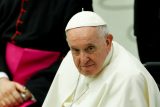 Papež vyzval Putina k zastavení konfliktu, hrozbu atomové války označil za absurdní