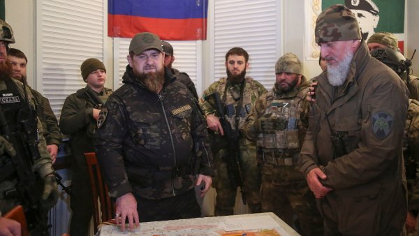 Rozkol v ruském velení. Po debaklu u Lymanu požaduje Kadyrov potrestání velitele a použití jaderných zbraní
