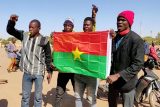 Situace v Burkině Faso se vrací pod kontrolu. Zdržte se aktů násilí a vraťte se do práce, vyzvali pučisté