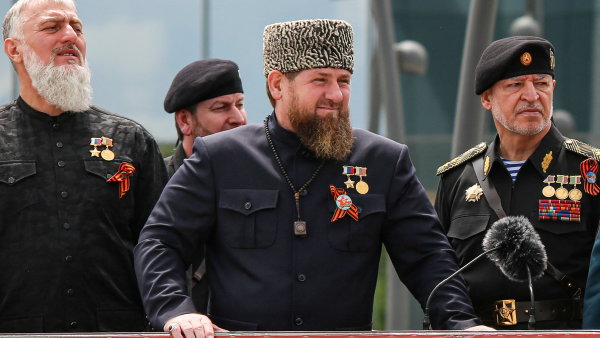 Brzy se vydají do přední linie. Kadyrov prohlásil, že na Ukrajinu pošle bojovat tři své nezletilé syny