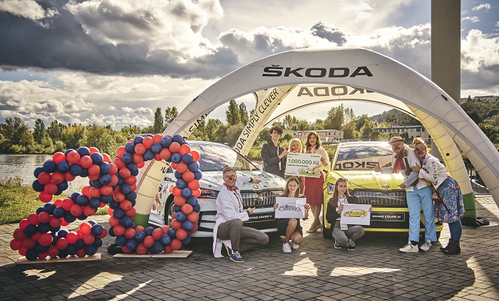 Škoda Auto předala organizaci Zdravotní klaun dva vozy