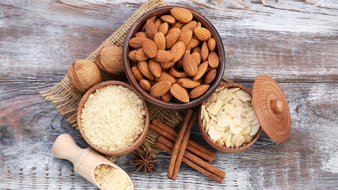 Jak upéci dobré cukroví z ořechové mouky a proč ji skladovat v ledničce