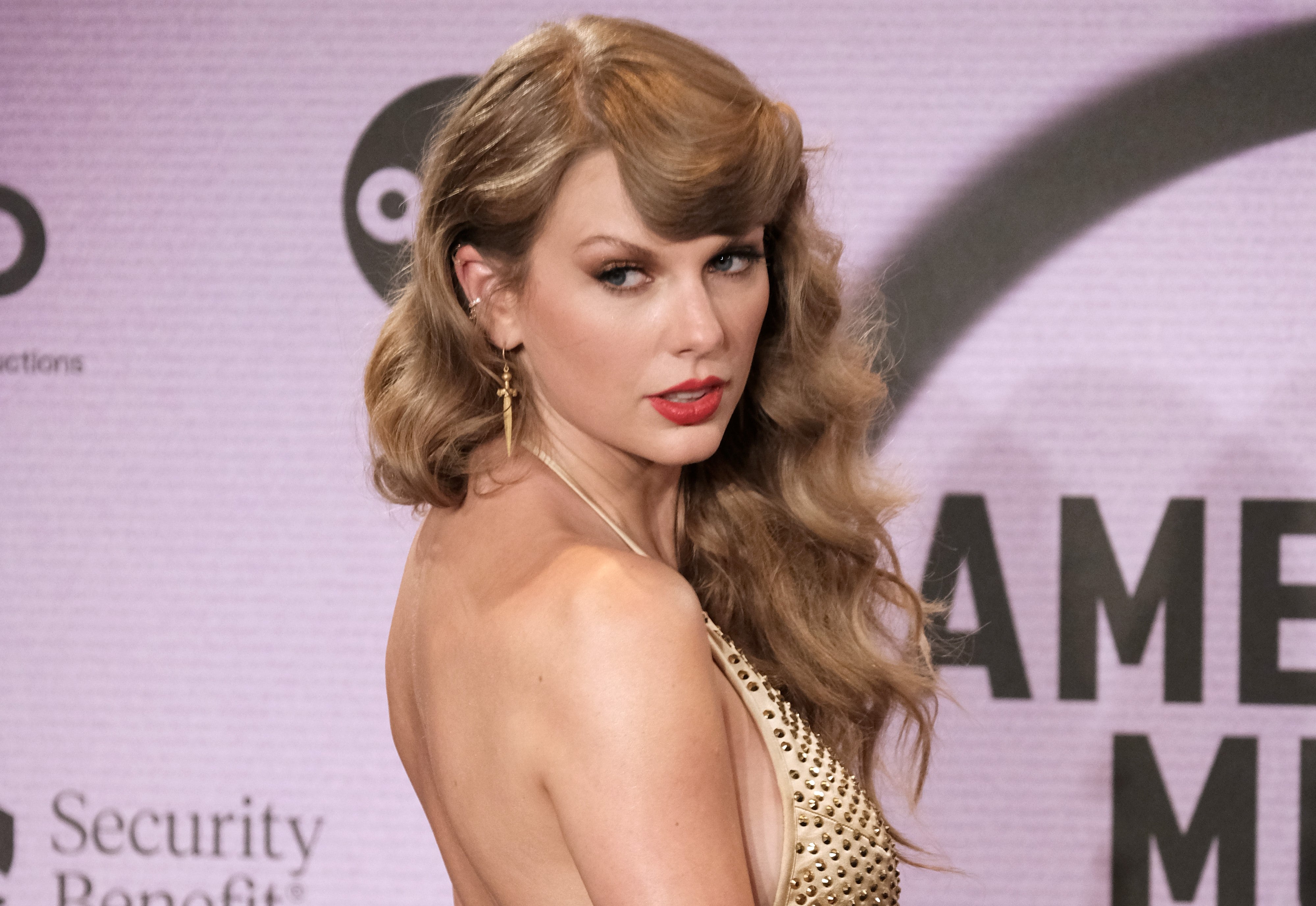 American Music Awards ovládla Taylor Swift a stala se rekordmankou