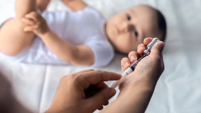 Lékový ústav pozastavil očkování některými vakcínami Infanrix a Prevenar