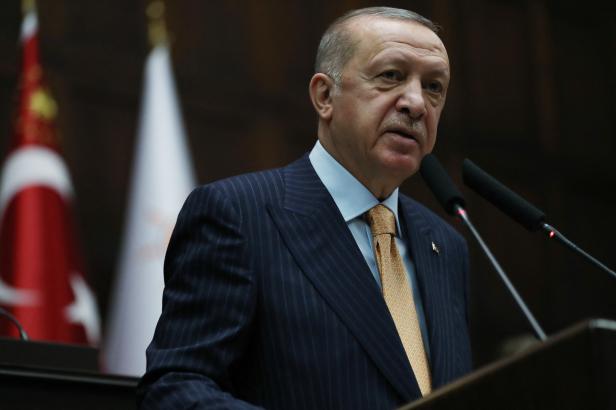 

Erdogan si přál nízké sazby, turecká centrální banka mu i přes vysokou inflaci vyhověla


