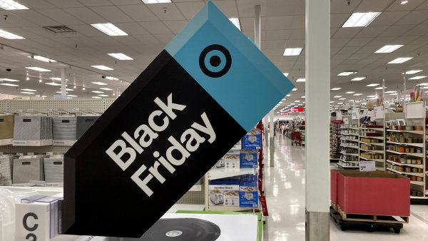 Rekordní Black Friday. Navzdory inflaci utratili zákazníci v amerických e-shopech devět miliard dolarů