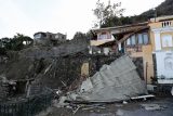 Záchranáři na italské Ischii našli osmou oběť sesuvů. V oblasti pátrají hasiči, potápěči i bezpilotní letouny