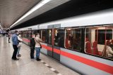Metro B mezi stanicemi Nové Butovice a Florenc nejezdí. Vlaky zastavila technická závada