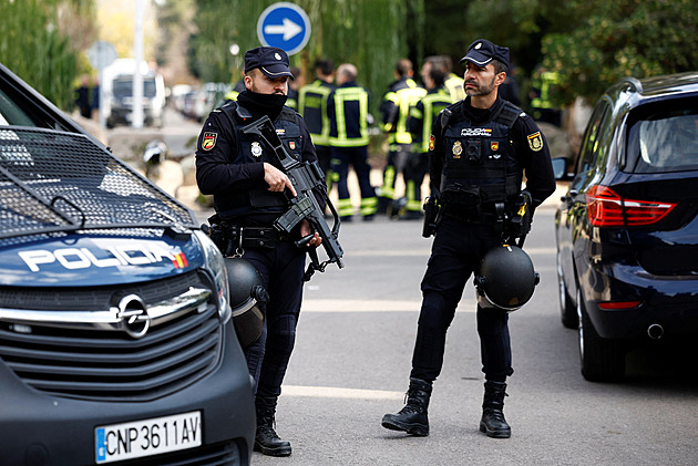 Na ambasádě Ukrajiny v Madridu vybuchla zásilka pro velvyslance, jeden zraněný