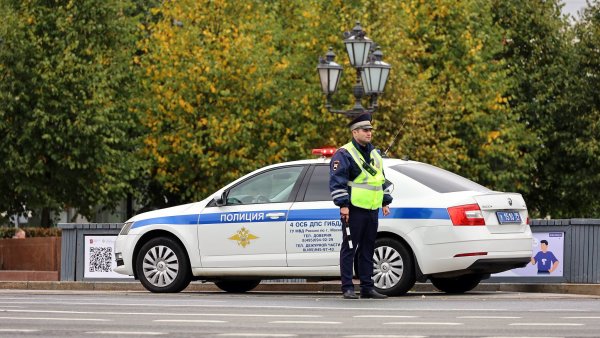 Ruské ministerstvo vnitra nemůže kvůli sankcím obnovit vozový park. Nová auta nemá kdo vyrobit
