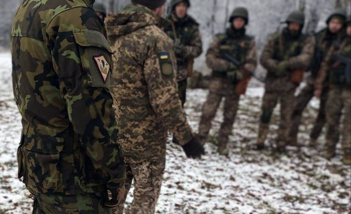 Proč se o tom tolik mluví? Výcvik ukrajinských vojáků v Česku v otázkách a odpovědích