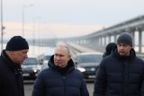 Putin na Kerčském mostě? Kreml se snaží držet prezidentovu image, věří politický geograf Romancov