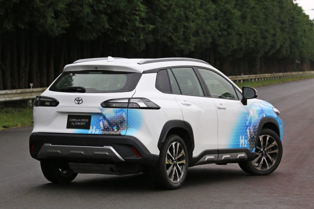 Toyota představila prototyp vodíkového modelu Corolla Cross
