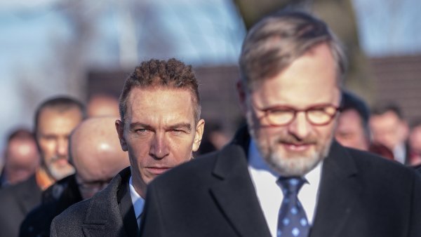 Lídři vládních stran Fiala a Bartoš ještě chtějí apelovat na vyjednávače o pražské koalici