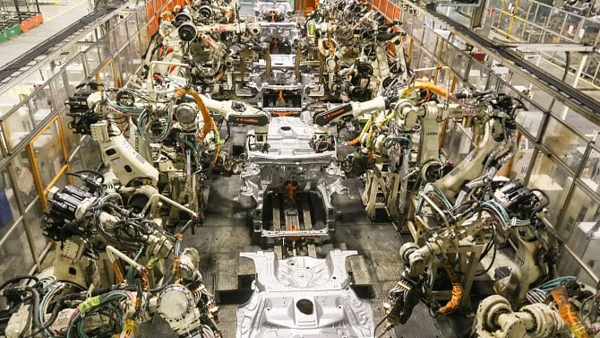 Toyota v továrně v Kolíně rozjela privátní 5G síť, bude testovat autonomní vozíky či AR