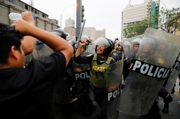 

Peruánská prokuratura obvinila exprezidenta Castilla ze vzpoury a spiknutí

