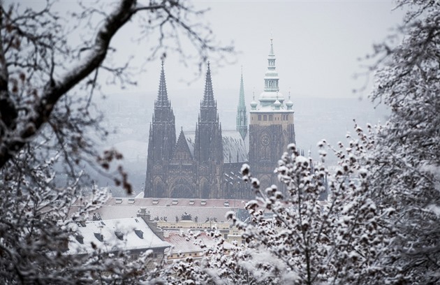 Na přelomu týdne přijde sněhová nadílka, na území Čech se výrazně ochladí