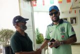 S Neymarem si mě spletl i jeho spoluhráč, říká dvojník brazilské hvězdy. V Kataru se fotí s fanoušky